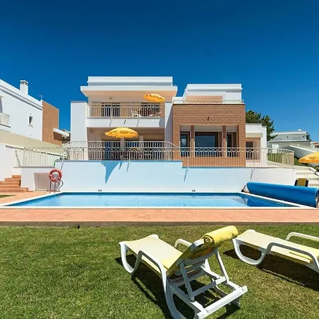 ヴィラ Sleeps 8 With Pool And Parking