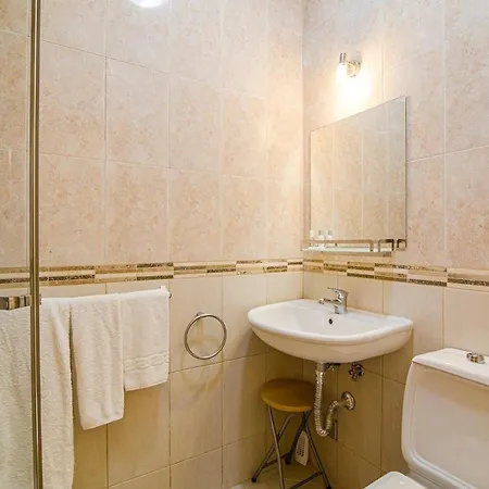 Sleeps 8 With Pool And Parking ヴィラ