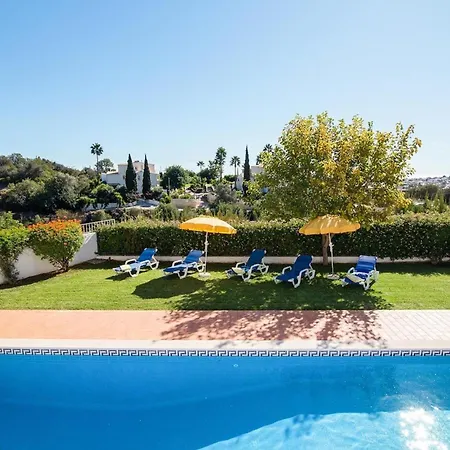 Sleeps 8 With Pool And Parking アルブフェイラ