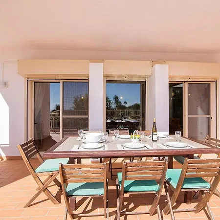 ヴィラ Sleeps 8 With Pool And Parking アルブフェイラ